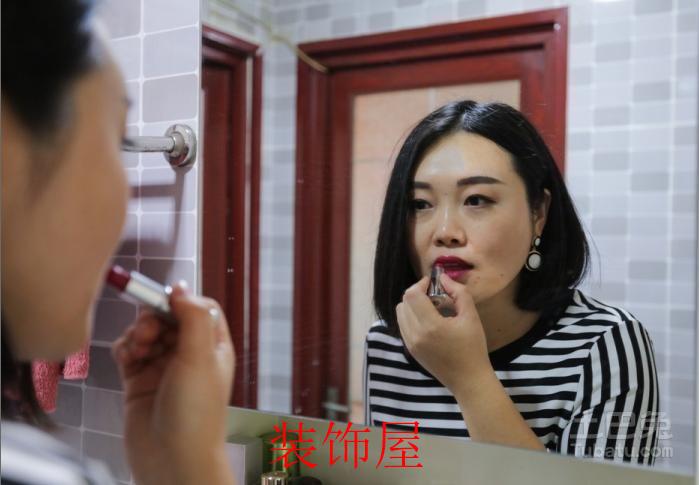 衣橱整理师入行6年 客户有明星等高消费人群